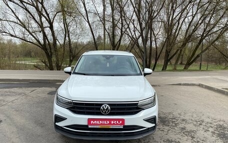Volkswagen Tiguan II, 2021 год, 3 000 000 рублей, 1 фотография