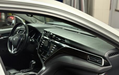 Toyota Camry, 2018 год, 2 650 000 рублей, 7 фотография