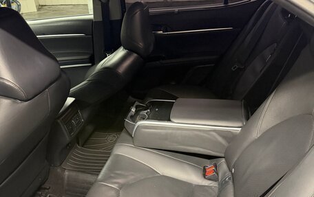 Toyota Camry, 2018 год, 2 650 000 рублей, 4 фотография