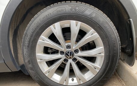 Volkswagen Tiguan II, 2021 год, 3 000 000 рублей, 19 фотография