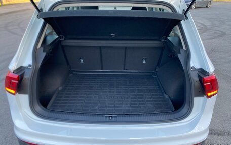 Volkswagen Tiguan II, 2021 год, 3 000 000 рублей, 14 фотография