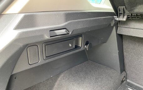 Volkswagen Tiguan II, 2021 год, 3 000 000 рублей, 16 фотография