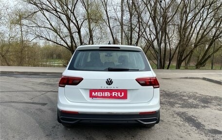 Volkswagen Tiguan II, 2021 год, 3 000 000 рублей, 6 фотография