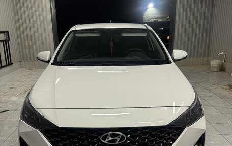 Hyundai Solaris II рестайлинг, 2022 год, 1 850 000 рублей, 3 фотография