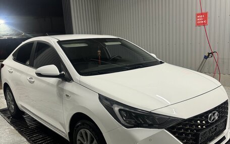 Hyundai Solaris II рестайлинг, 2022 год, 1 850 000 рублей, 2 фотография