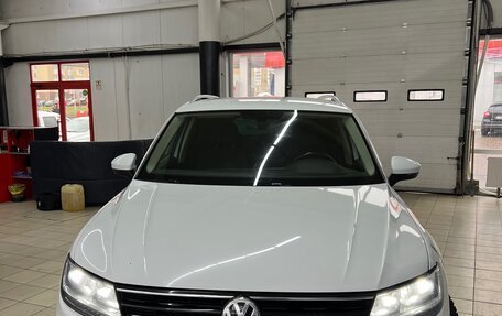 Volkswagen Tiguan II, 2018 год, 2 500 000 рублей, 1 фотография