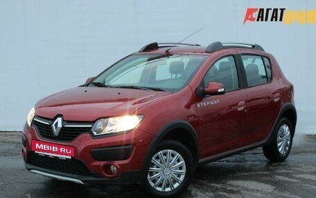 Renault Sandero II рестайлинг, 2015 год, 900 000 рублей, 2 фотография