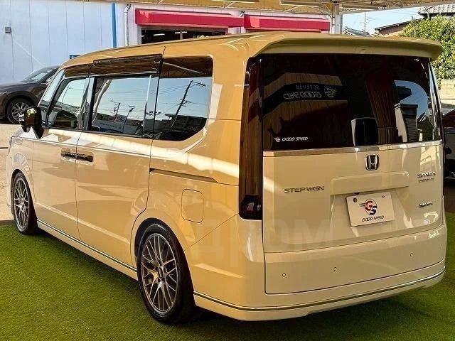 Honda Stepwgn V рестайлинг, 2022 год, 1 951 950 рублей, 12 фотография