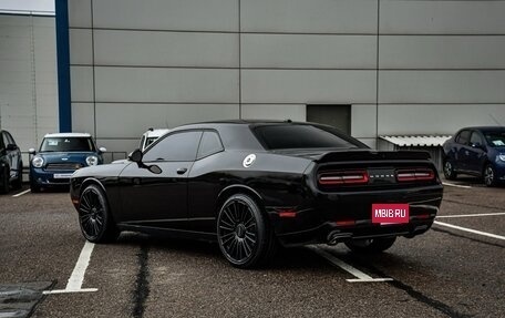 Dodge Challenger III рестайлинг 2, 2020 год, 4 100 000 рублей, 7 фотография