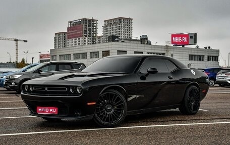 Dodge Challenger III рестайлинг 2, 2020 год, 4 100 000 рублей, 1 фотография