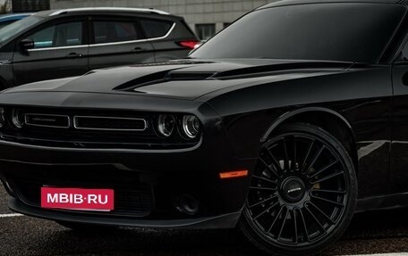 Dodge Challenger III рестайлинг 2, 2020 год, 4 100 000 рублей, 14 фотография