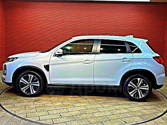 Mitsubishi RVR III рестайлинг 3, 2022 год, 1 750 000 рублей, 8 фотография