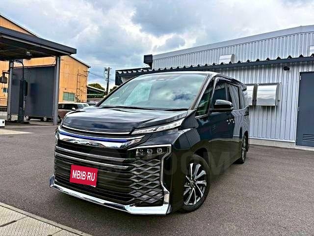 Toyota Voxy III, 2022 год, 2 650 000 рублей, 1 фотография