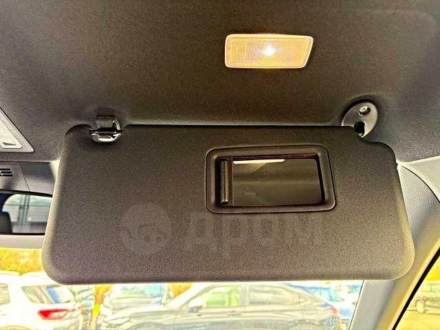 Toyota Voxy III, 2022 год, 2 650 000 рублей, 14 фотография