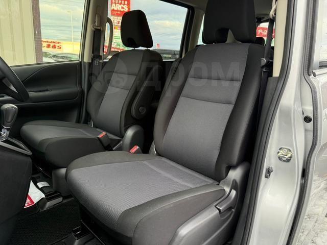 Toyota Voxy III, 2020 год, 1 915 947 рублей, 17 фотография