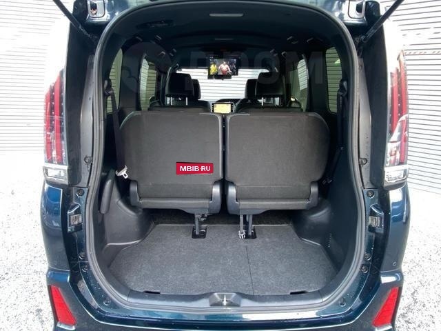 Toyota Noah III, 2021 год, 1 800 000 рублей, 7 фотография