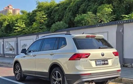 Volkswagen Tiguan II, 2021 год, 2 400 143 рублей, 4 фотография