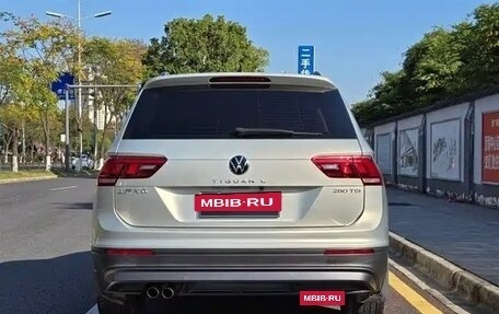 Volkswagen Tiguan II, 2021 год, 2 400 143 рублей, 5 фотография