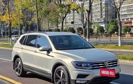 Volkswagen Tiguan II, 2021 год, 2 400 143 рублей, 3 фотография