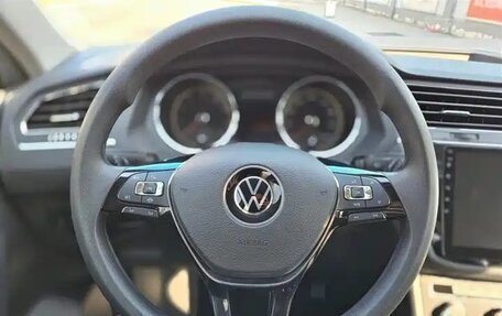 Volkswagen Tiguan II, 2021 год, 2 400 143 рублей, 12 фотография