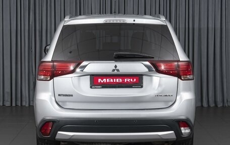 Mitsubishi Outlander III рестайлинг 3, 2016 год, 1 694 000 рублей, 4 фотография
