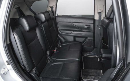 Mitsubishi Outlander III рестайлинг 3, 2016 год, 1 694 000 рублей, 7 фотография