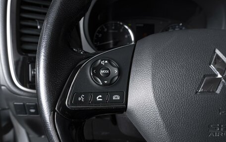 Mitsubishi Outlander III рестайлинг 3, 2016 год, 1 694 000 рублей, 21 фотография