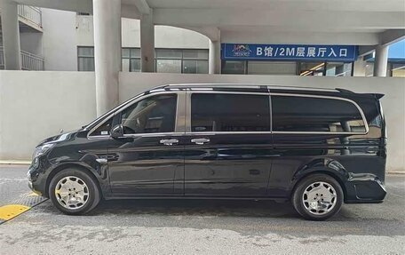 Mercedes-Benz Vito, 2022 год, 6 600 000 рублей, 4 фотография