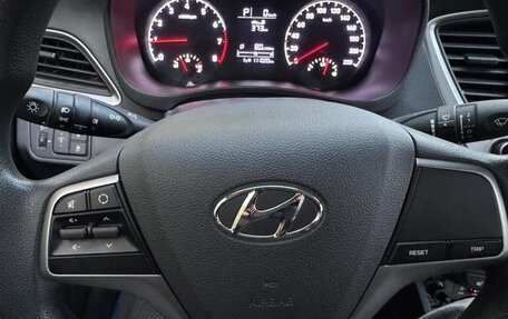 Hyundai Solaris II рестайлинг, 2017 год, 1 250 000 рублей, 3 фотография