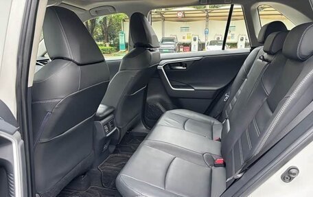 Toyota RAV4, 2022 год, 4 300 888 рублей, 9 фотография