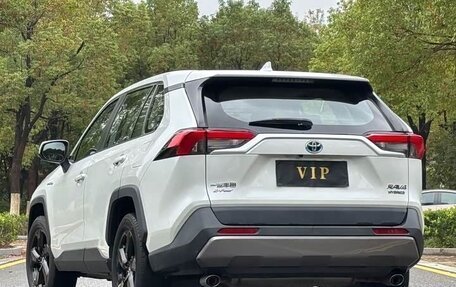 Toyota RAV4, 2022 год, 4 300 888 рублей, 6 фотография