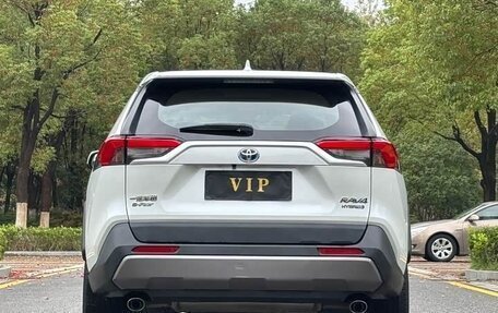 Toyota RAV4, 2022 год, 4 300 888 рублей, 3 фотография