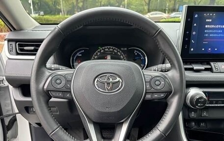 Toyota RAV4, 2022 год, 4 300 888 рублей, 7 фотография