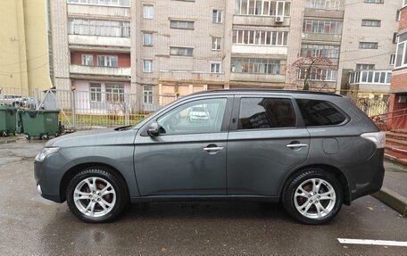 Mitsubishi Outlander III рестайлинг 3, 2013 год, 1 650 000 рублей, 3 фотография