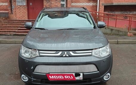 Mitsubishi Outlander III рестайлинг 3, 2013 год, 1 650 000 рублей, 5 фотография