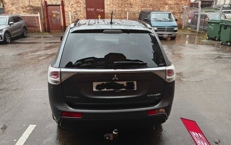 Mitsubishi Outlander III рестайлинг 3, 2013 год, 1 650 000 рублей, 8 фотография