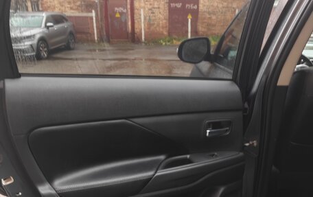 Mitsubishi Outlander III рестайлинг 3, 2013 год, 1 650 000 рублей, 15 фотография