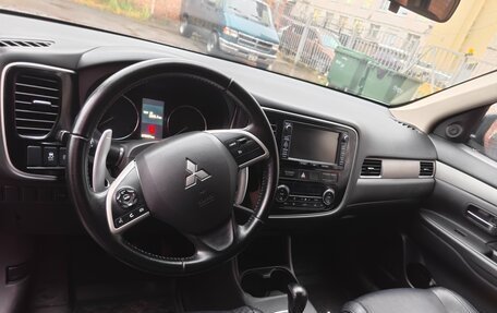 Mitsubishi Outlander III рестайлинг 3, 2013 год, 1 650 000 рублей, 18 фотография