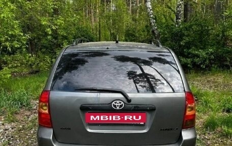 Toyota Corolla, 2004 год, 630 000 рублей, 4 фотография