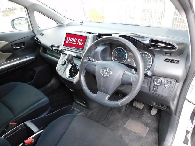 Toyota Wish II рестайлинг, 2017 год, 899 000 рублей, 12 фотография