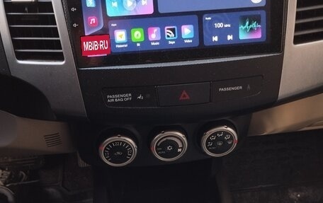 Mitsubishi Outlander III рестайлинг 3, 2008 год, 1 100 000 рублей, 10 фотография