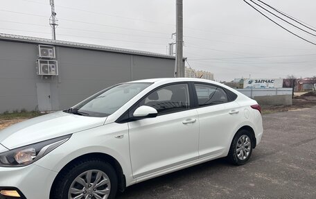 Hyundai Solaris II рестайлинг, 2018 год, 1 330 000 рублей, 3 фотография