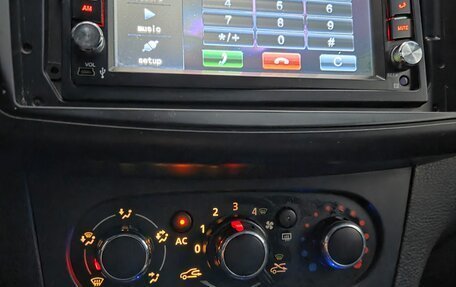 Renault Sandero II рестайлинг, 2015 год, 399 000 рублей, 5 фотография