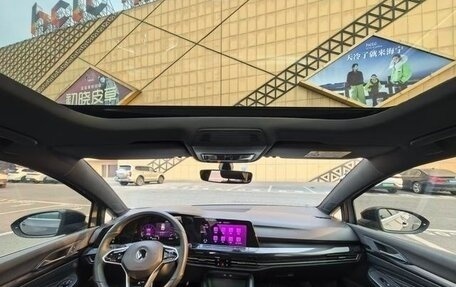 Volkswagen Golf VIII, 2022 год, 1 735 000 рублей, 8 фотография