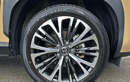 Toyota Yaris Cross, 2022 год, 1 601 000 рублей, 9 фотография