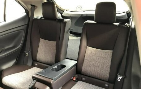 Toyota Yaris Cross, 2022 год, 1 601 000 рублей, 33 фотография