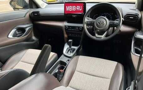 Toyota Yaris Cross, 2022 год, 1 601 000 рублей, 30 фотография