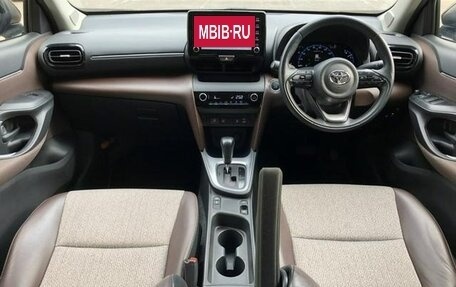 Toyota Yaris Cross, 2022 год, 1 601 000 рублей, 28 фотография