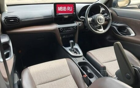 Toyota Yaris Cross, 2022 год, 1 601 000 рублей, 31 фотография