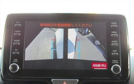 Toyota Yaris Cross, 2022 год, 1 950 000 рублей, 10 фотография